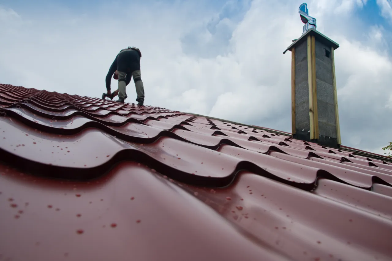 étanchéité toiture Moirans-en-Montagne – contrôle des noues, solins et faîtages